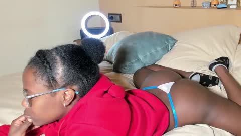 Amber online show from December 9, 4:58 pm