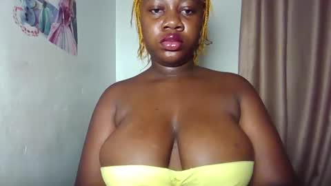 chocolateassgirl61 online show from March 18, 7:30 pm