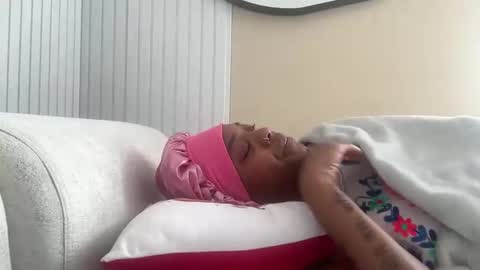 ChocolateCakeQueen online show from December 24, 6:17 pm