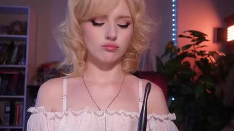 chriss_foxx online show from June 24, 3:44 pm