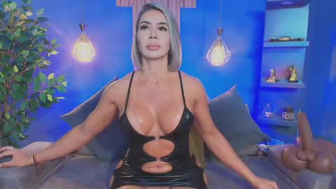 Christiekroes online show from July 3, 2:23 pm