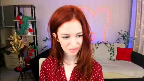 christinaconteeree online show from June 12, 8:17 pm