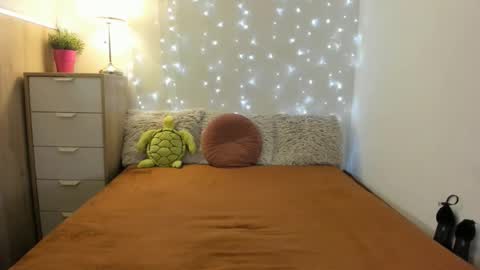 christynah online show from October 21, 9:35 am