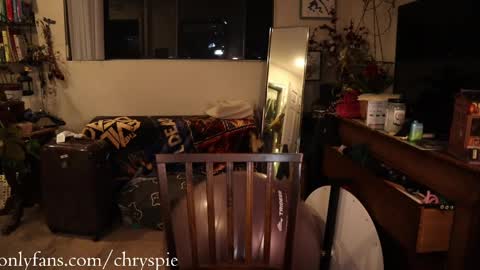 Chrys online show from May 2, 6:06 am