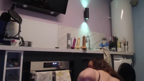 Snapshot of chwerry_b0 chatting on February 3, 9:07 pm Jessica online show from February 3, 9:07 pm