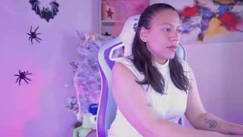 Snapshot of cielo_andrade chatting on October 16, 12:52 pm Cielo online show from October 16, 12:52 pm