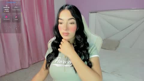 Snapshot of cieloo_ chatting on October 3, 9:53 pm CIELO online show from October 3, 9:53 pm