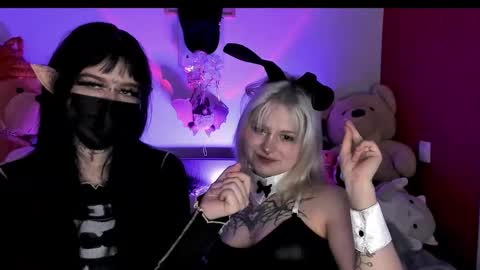 Snapshot of cigaretteduringsex chatting on September 21, 1:32 pm Helen and Teya online show from September 21, 1:32 pm