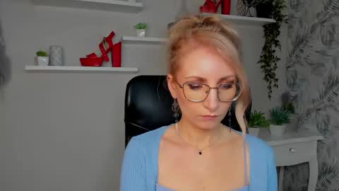 Cinderella online show from March 17, 6:39 am