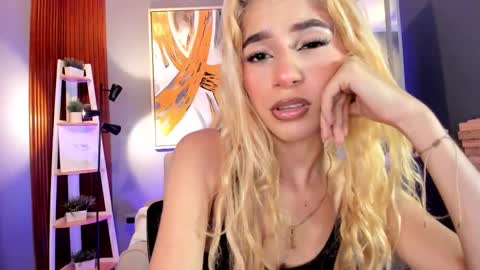 Snapshot of cinnia_ chatting on September 11, 1:55 pm Cintia online show from September 11, 1:55 pm