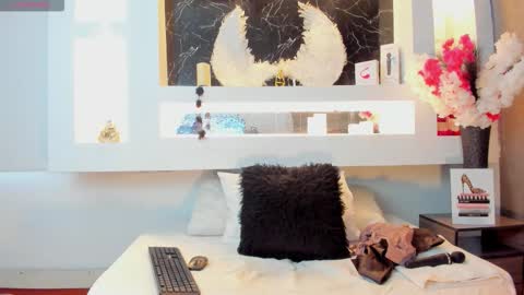 Snapshot of cinthya_mjs chatting on September 15, 12:13 pm Cinthya online show from September 15, 12:13 pm