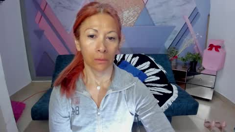 Snapshot of cintiagreyx chatting on February 10, 11:25 am  CINTIA  online show from February 10, 11:25 am