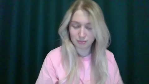 Snapshot of citrusblissss chatting on March 7, 3:18 pm citrusblissss online show from March 7, 3:18 pm