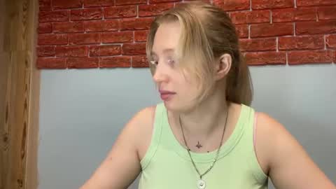 Snapshot of citrusblissss chatting on October 3, 12:32 pm citrusblissss online show from October 3, 12:32 pm