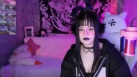 Claire Faers online show from November 24, 6:32 pm