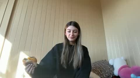 clairewalkerrr online show from December 13, 7:53 pm