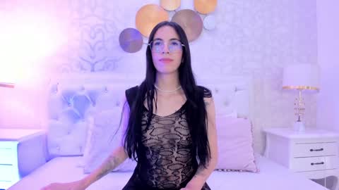 Snapshot of clarisse28 chatting on January 9, 7:40 pm Mistress Clarisse online show from January 9, 7:40 pm