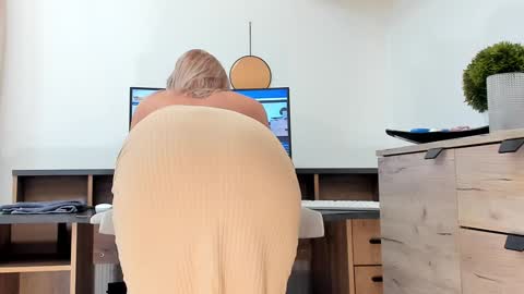 Deea xxx online show from November 17, 4:35 am