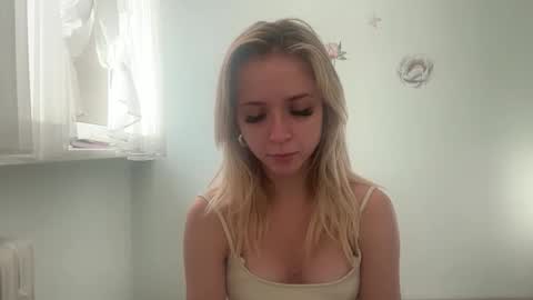 Snapshot of claudiagold chatting on September 15, 5:38 am ClaudiaGold online show from September 15, 5:38 am