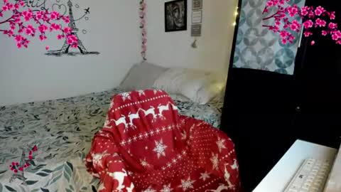 cleo_christmas online show from June 19, 12:48 am