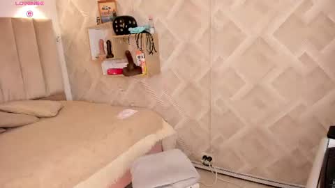 clhoe_johnson_ online show from July 21, 2:07 pm