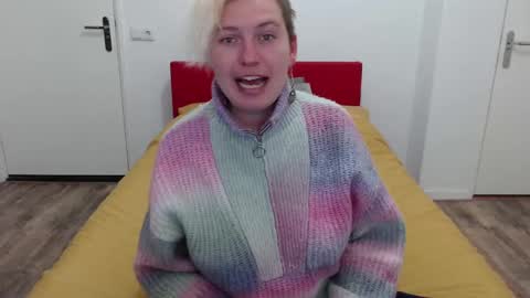 Syl  online show from February 17, 7:58 am