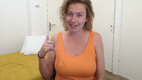 Syl  online show from July 13, 11:55 am