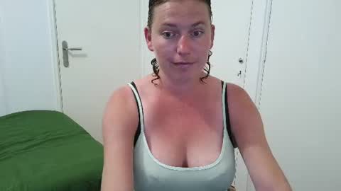 Syl  online show from July 26, 2:47 pm