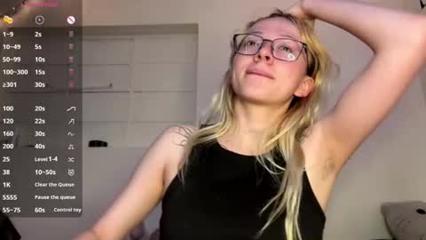  CLOE  online show from October 22, 1:43 am