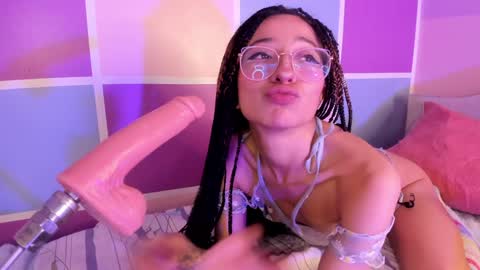 Cloe Leeee online show from December 28, 11:59 pm