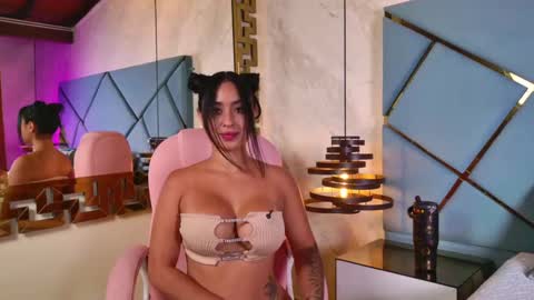 Snapshot of cloe_sm chatting on October 2, 11:59 am Cloe online show from October 2, 11:59 am