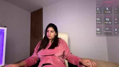 cloe small online show from March 8, 3:32 am