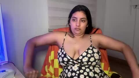 cloe small online show from July 4, 7:04 am