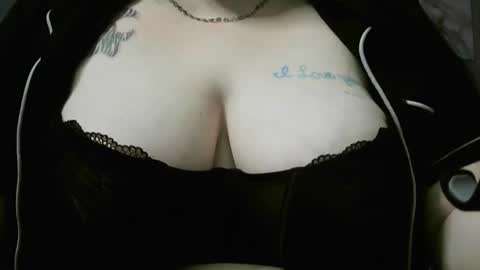 Snapshot of codieraye chatting on December 9, 8:33 pm TheGoddessCodie online show from December 9, 8:33 pm