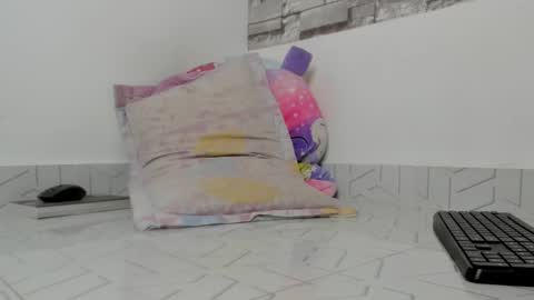 Snapshot of coffee_hot chatting on December 21, 5:14 am laurita online show from December 21, 5:14 am