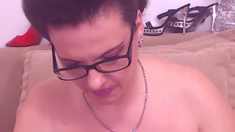 Snapshot of college_dream_bbw chatting on January 12, 10:56 am Maddison online show from January 12, 10:56 am