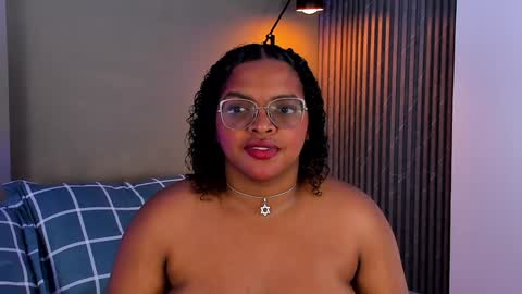 Snapshot of conielaurenth chatting on December 31, 8:23 pm conielaurenth online show from December 31, 8:23 pm