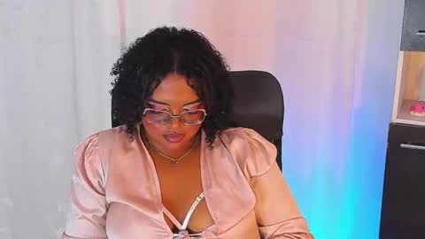 Snapshot of conielaurenth chatting on October 3, 8:30 am conielaurenth online show from October 3, 8:30 am
