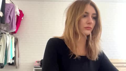 Amelia online show from March 16, 10:30 am