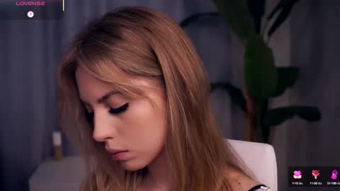 Hello im Sofia Welcme to my room .More hugs and kiss for you online show from October 13, 7:22 am