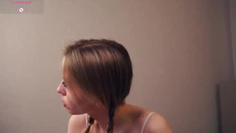 Hello im Sofia Welcme to my room .More hugs and kiss for you online show from November 20, 8:37 am