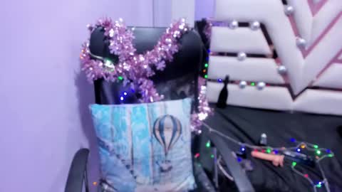 Snapshot of constansblonde chatting on December 24, 12:11 pm Constans online show from December 24, 12:11 pm