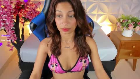 Snapshot of cora22_ chatting on February 11, 12:58 pm CORA online show from February 11, 12:58 pm