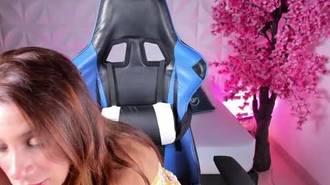 Snapshot of cora22_ chatting on December 30, 12:20 pm CORA online show from December 30, 12:20 pm