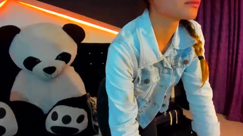 Snapshot of coral_gibson chatting on January 24, 11:48 am Coral online show from January 24, 11:48 am