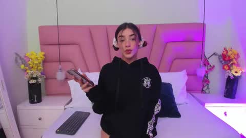 Carol Jhones  online show from December 5, 5:40 am