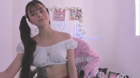 Coraline uwu     Bienvenidos al dulce mundo de Coraline    Hola amores soy Coraline  Una chica  tierna juguetona online show from May 15, 4:32 pm