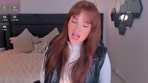 Snapshot of corinnerusso chatting on December 28, 4:08 am Corinne Russo online show from December 28, 4:08 am
