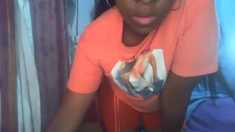 couleur_vanille online show from December 3, 12:38 pm