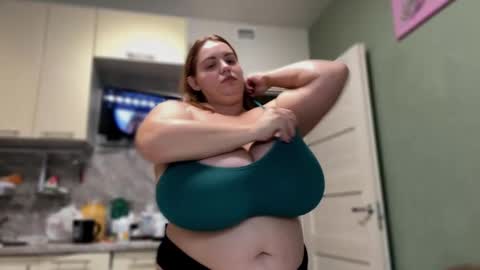 Snapshot of courteous_raspberrrry chatting on October 7, 1:37 pm Rose Roys my  online show from October 7, 1:37 pm